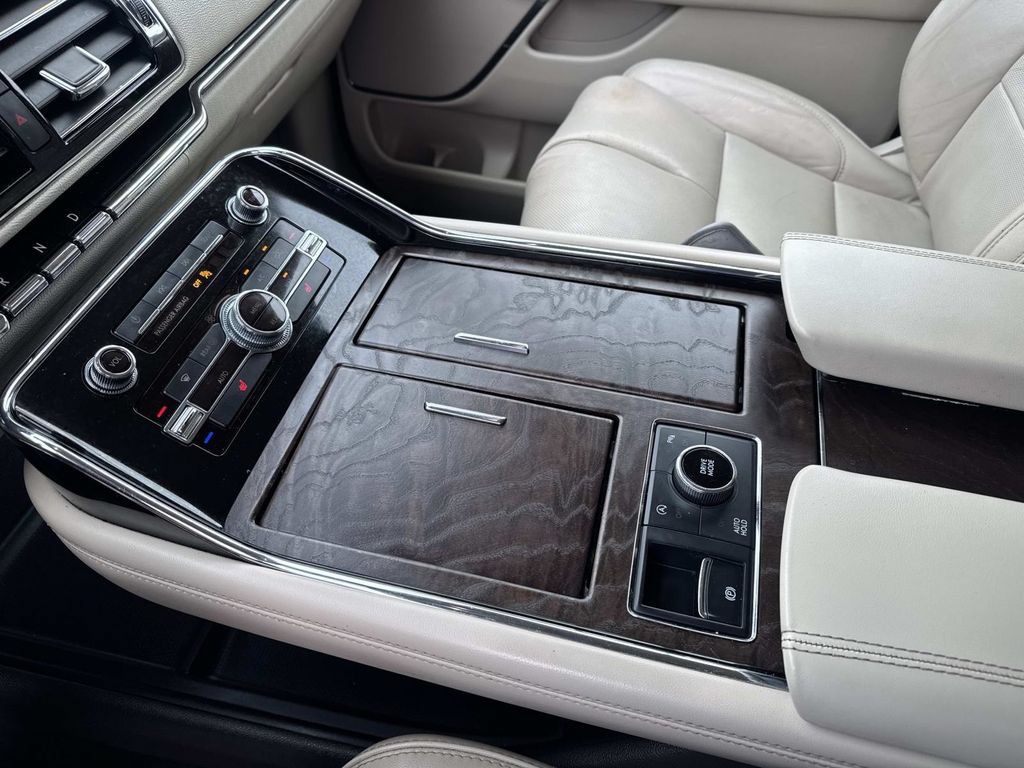 Used 2019 Lincoln Navigator Select RWD image 25
