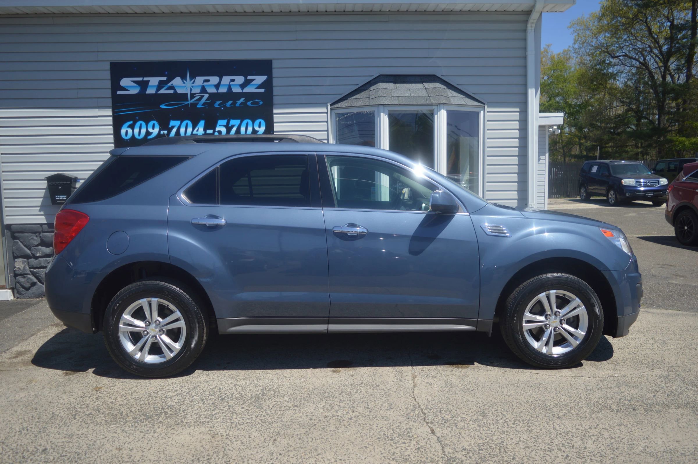 Used 2011 Chevrolet Equinox LT w/ Driver Convenience Package FWD image 6