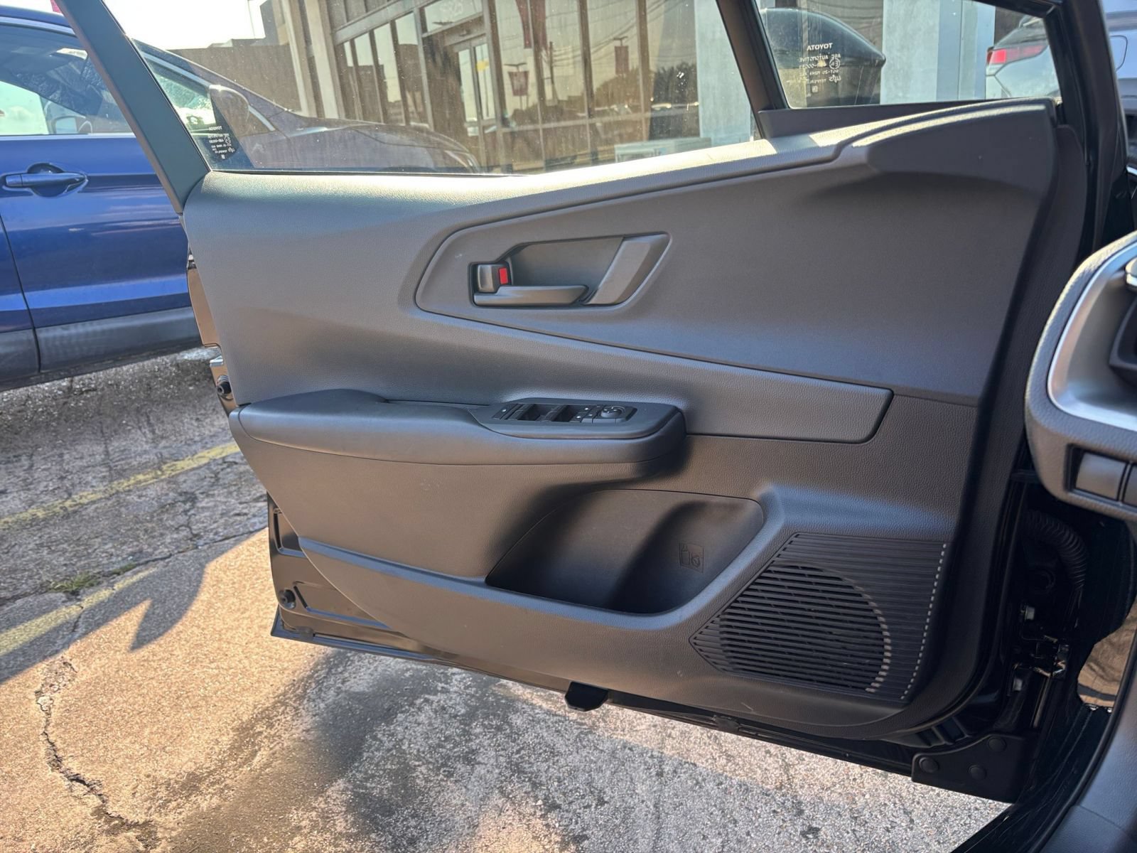 Used 2024 Toyota Prius LE FWD image 18