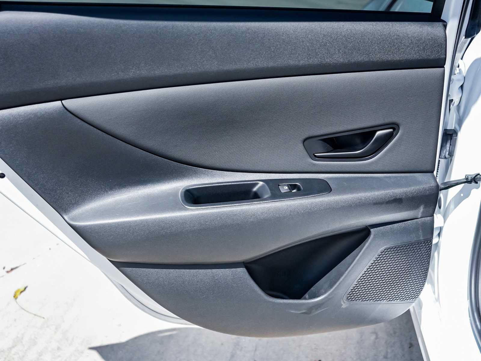 Used 2025 Hyundai Elantra Sport FWD image 29