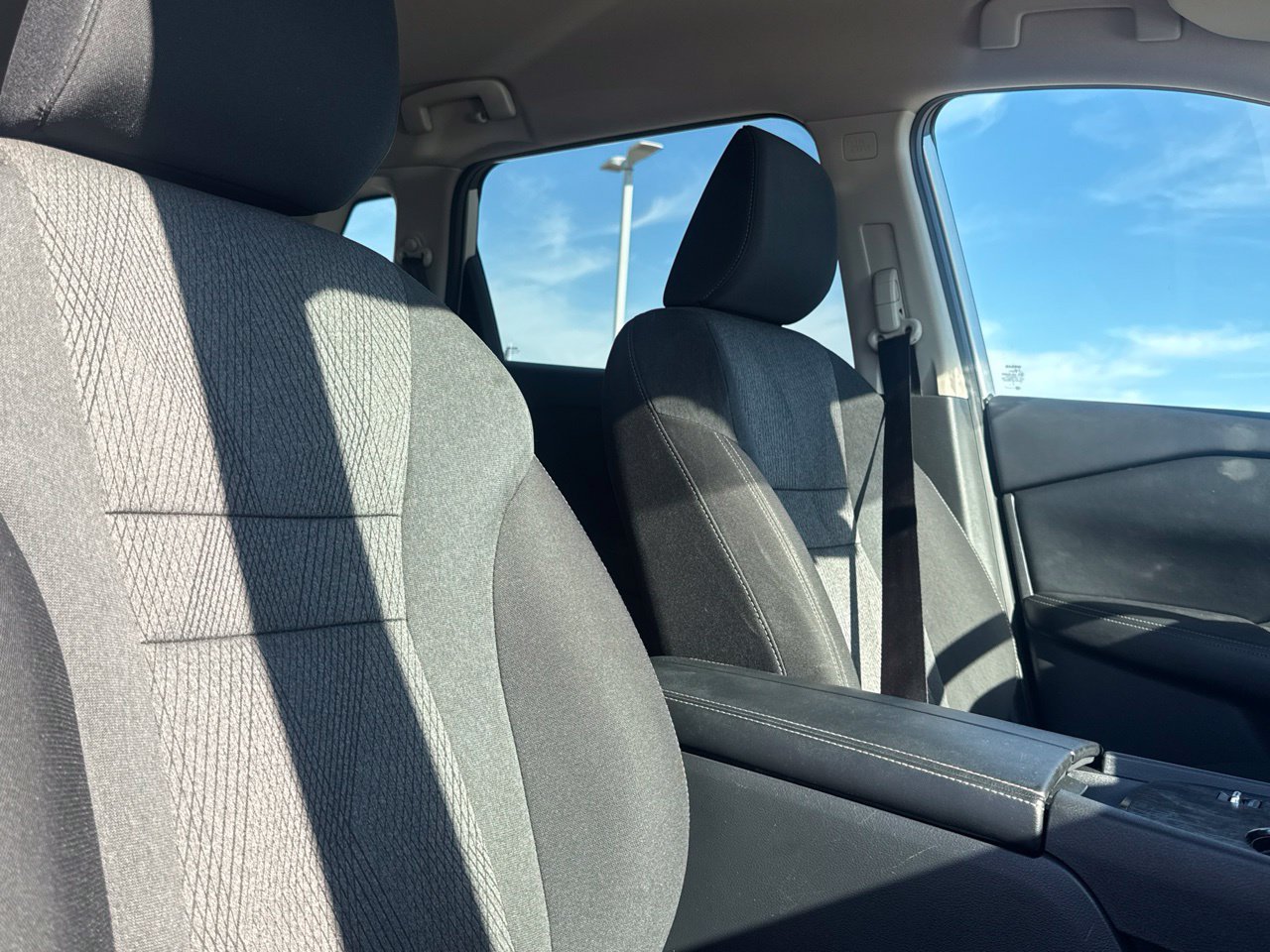Certified 2025 Nissan Rogue SV FWD image 29