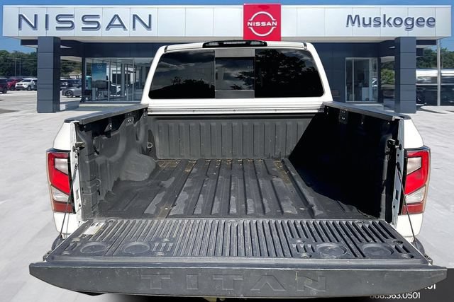 Used 2023 Nissan Titan PRO-4X w/ Pro-4x Convenience Package AWD/4WD image 7