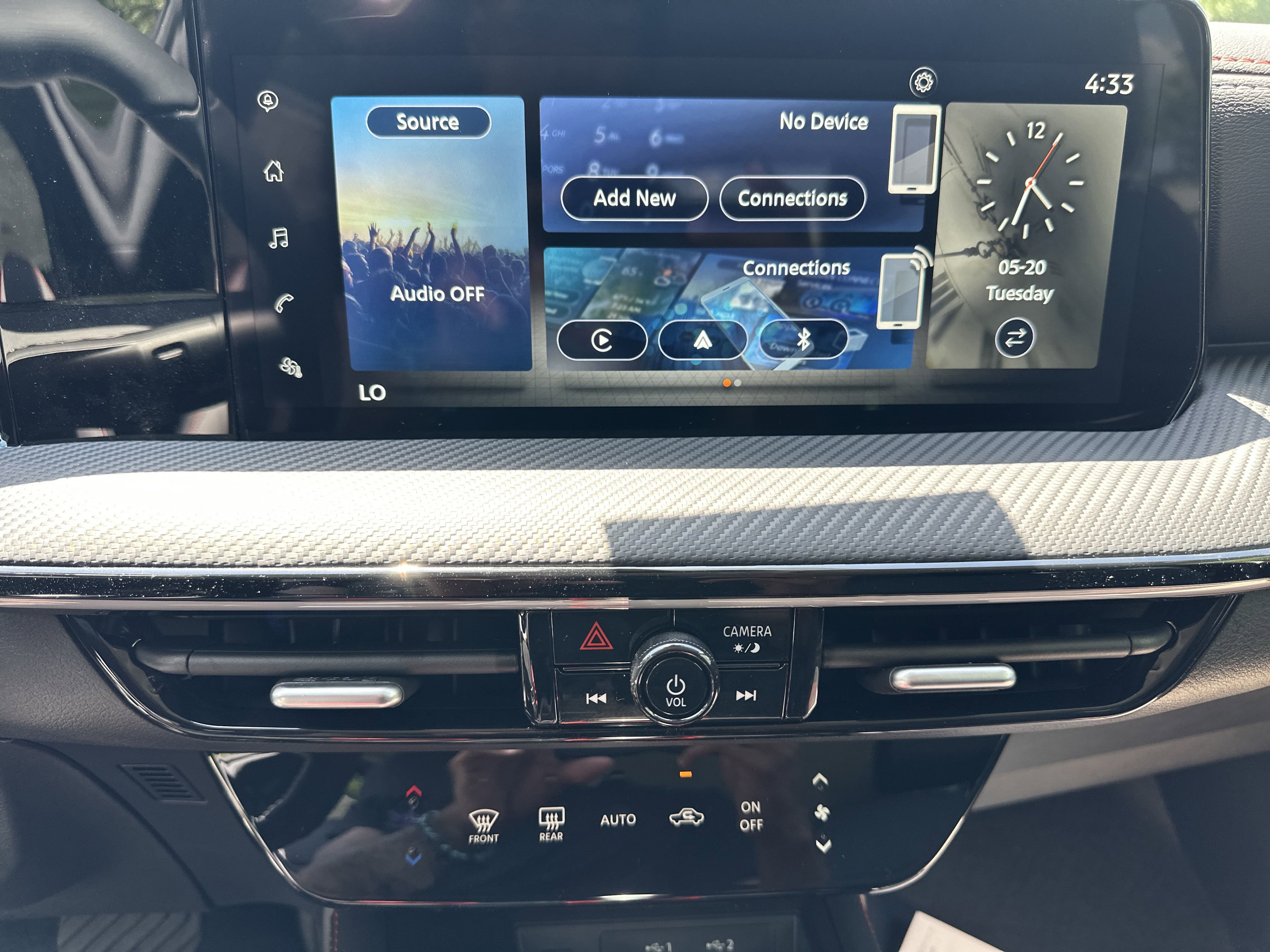 New 2025 Nissan Kicks SR image 27