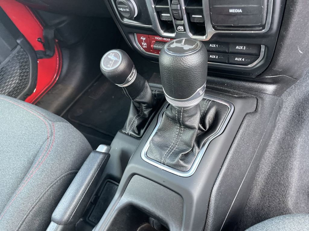 Used 2025 Jeep Wrangler Unlimited Rubicon image 25