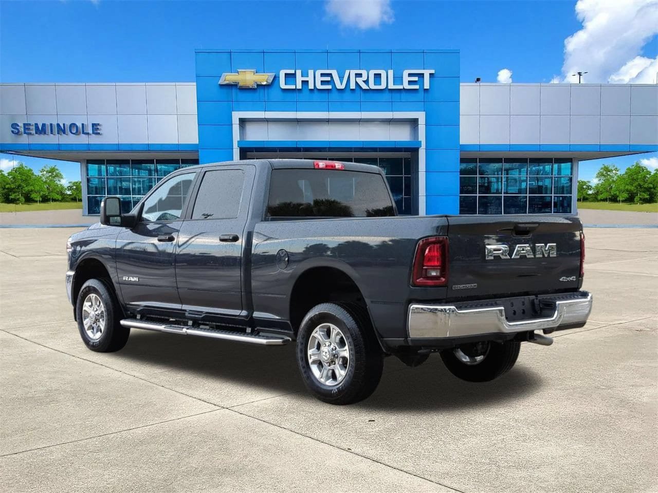 Used 2026 RAM 2500 Big Horn AWD/4WD image 3