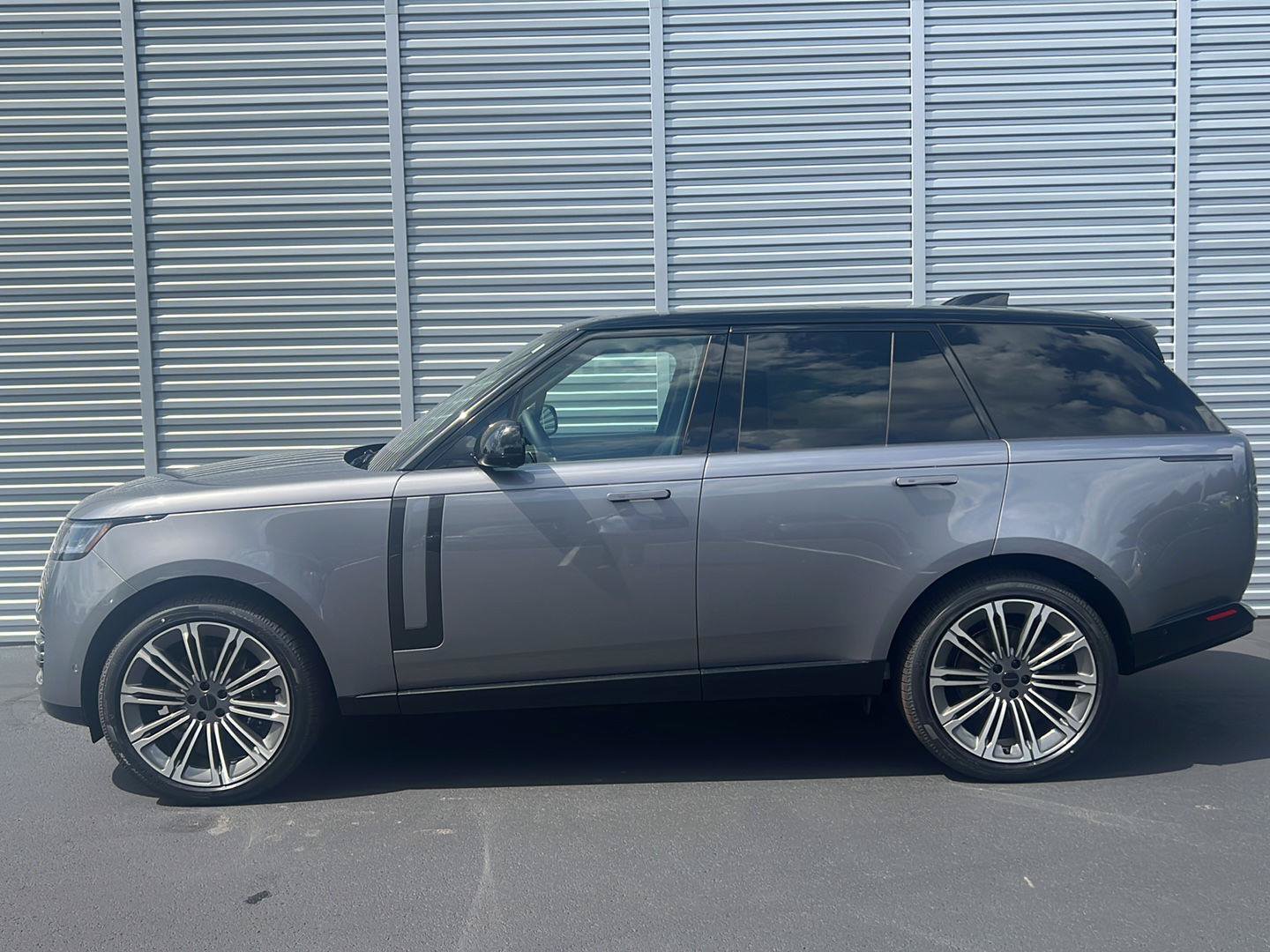 New 2026 Land Rover Range Rover SE AWD/4WD image 2