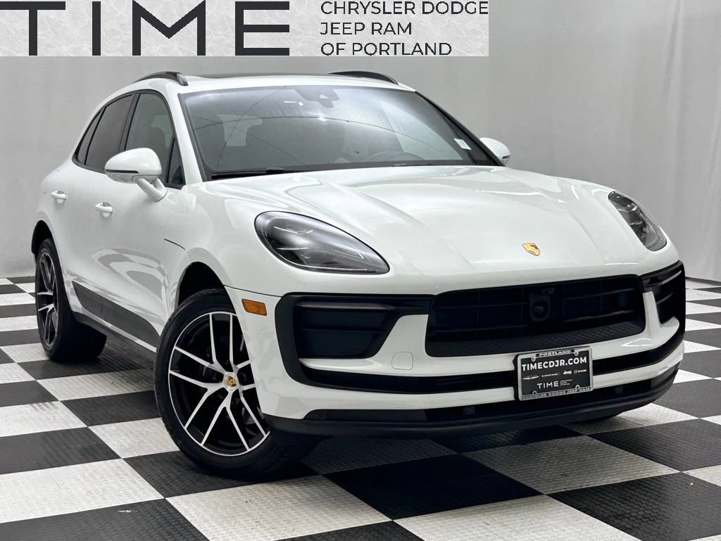 Used 2024 Porsche Macan AWD/4WD image 1