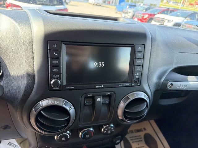 Used 2018 Jeep Wrangler Sport AWD/4WD image 18