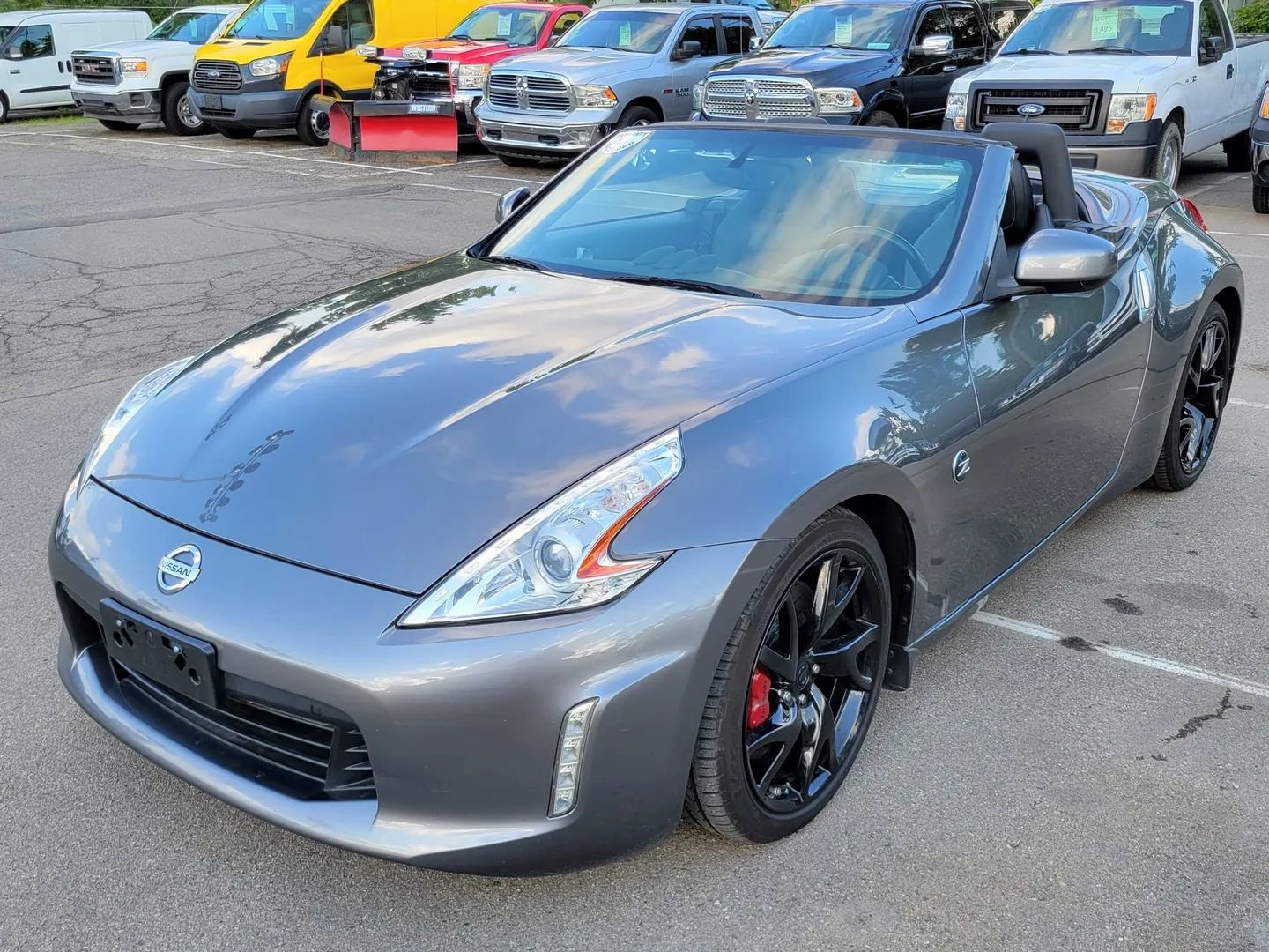 Used 2015 Nissan 370Z Touring Sport image 3