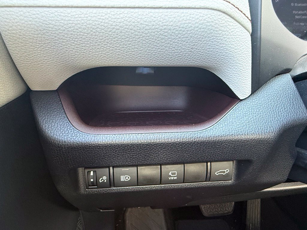 Used 2019 Toyota RAV4 Limited AWD/4WD image 16