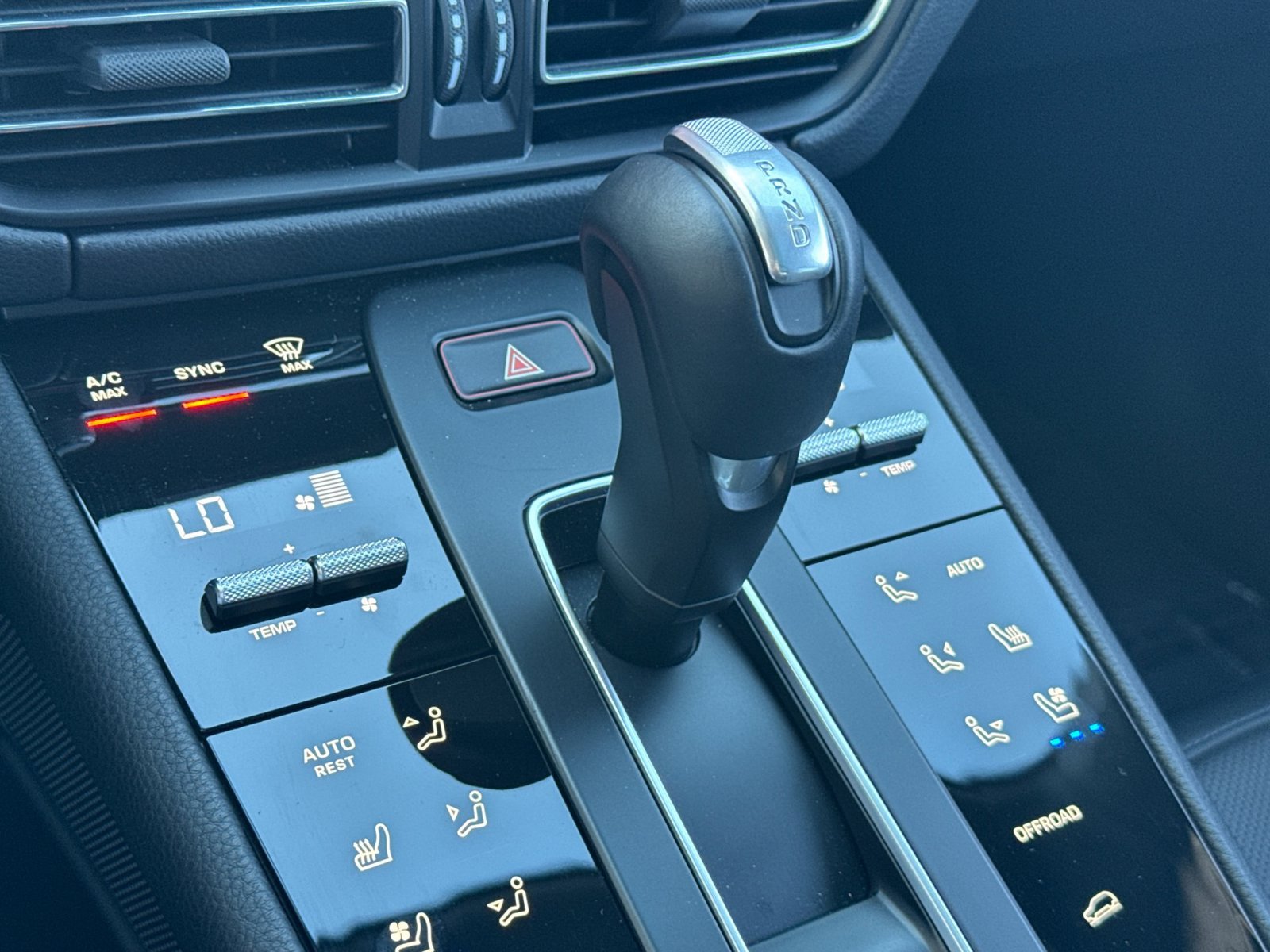 Certified 2026 Porsche Macan AWD/4WD image 21