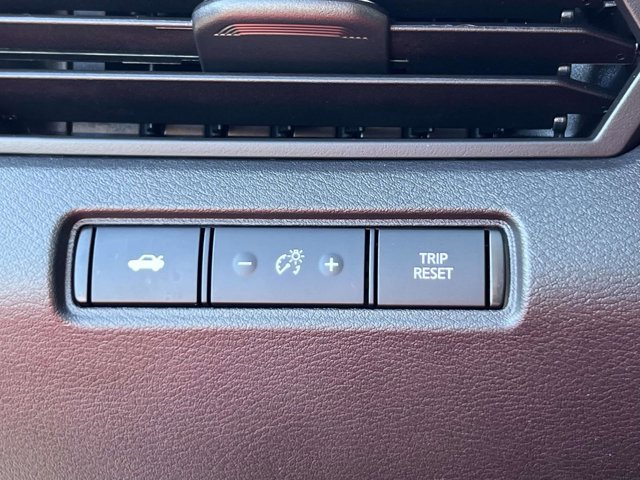 Used 2025 Nissan Altima 2.5 SR image 19