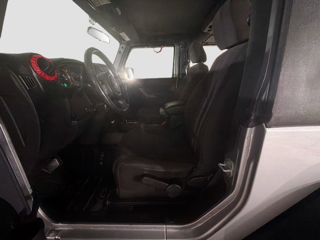 Used 2015 Jeep Wrangler Sport w/ Connectivity Group AWD/4WD image 19