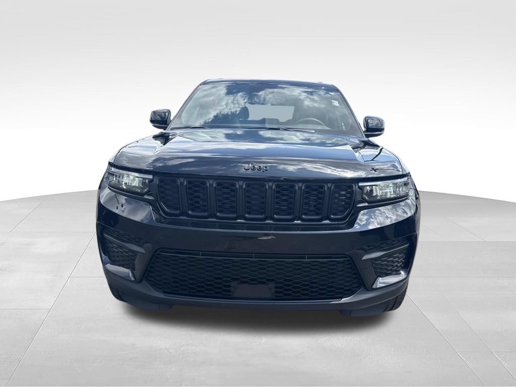 Certified 2023 Jeep Grand Cherokee Altitude AWD/4WD image 9