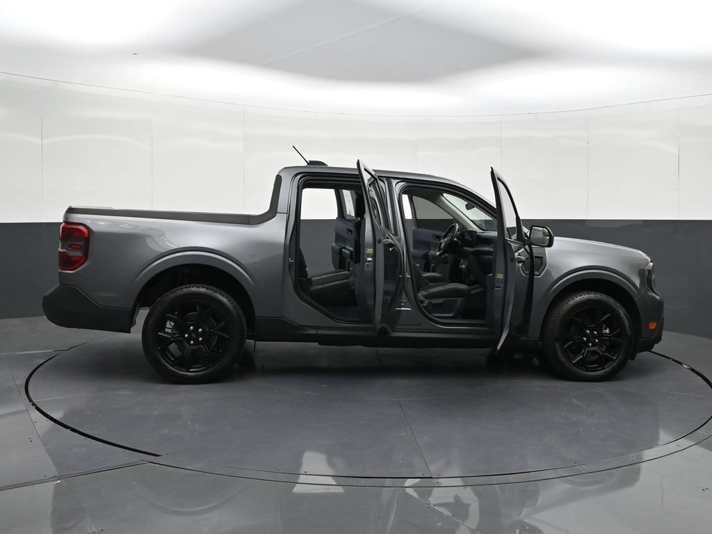 Used 2025 Ford Maverick XLT w/ Equipment Group 301A AWD/4WD image 39