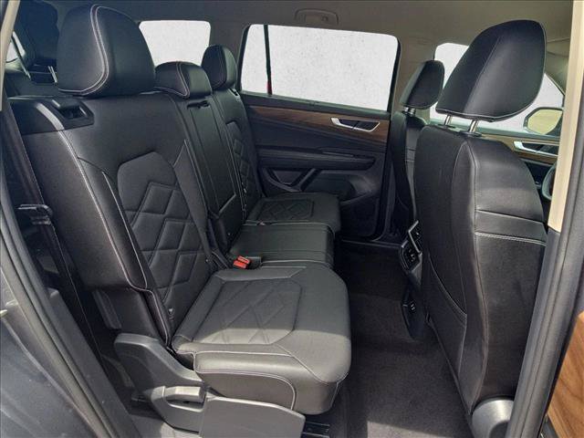 Used 2025 Volkswagen Atlas SE FWD image 20