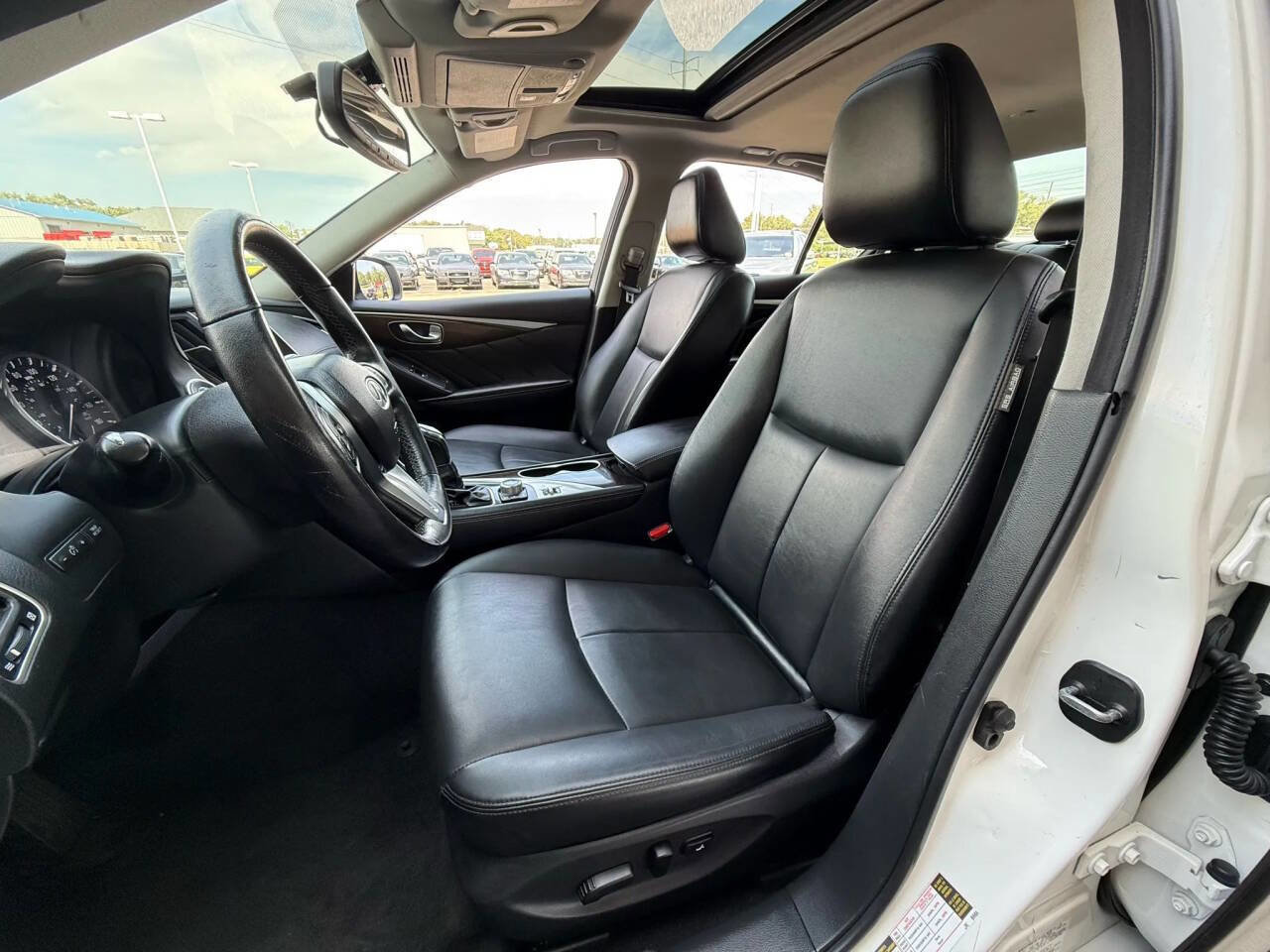 Used 2018 INFINITI Q50 Luxe w/ Essential Package (3.0T Luxe) image 16