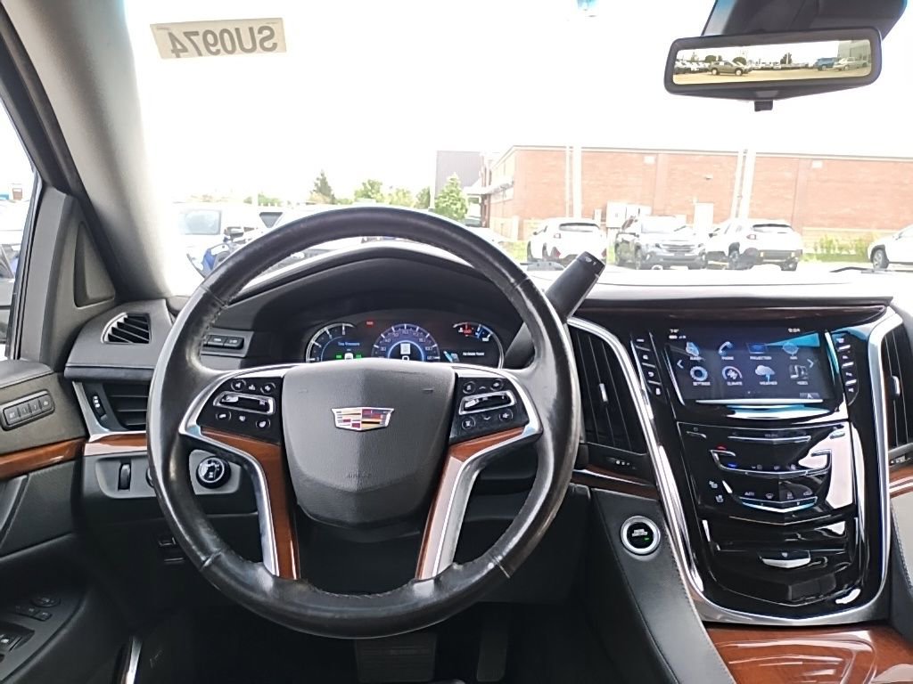 Used 2018 Cadillac Escalade ESV Premium Luxury AWD/4WD image 31