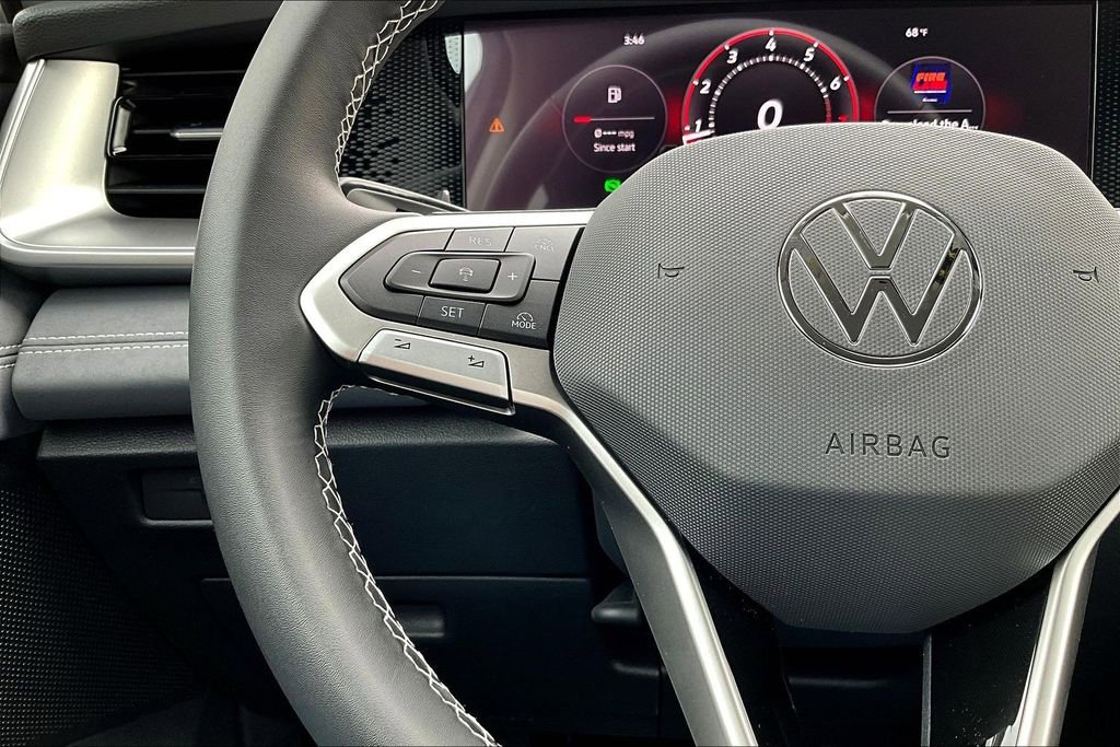 New 2026 Volkswagen Tiguan SE image 9