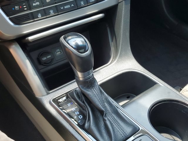 Used 2015 Hyundai Sonata Limited w/ Option Group 06 FWD image 31