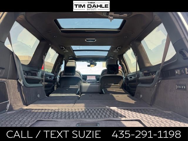 Used 2024 Jeep Grand Wagoneer Series III w/ Rear Seat Video Group 1 AWD/4WD image 9