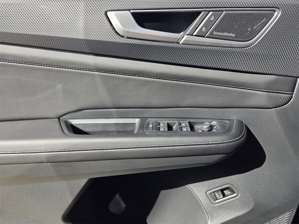 New 2026 Volkswagen Atlas Cross Sport SEL Premium R-Line image 18