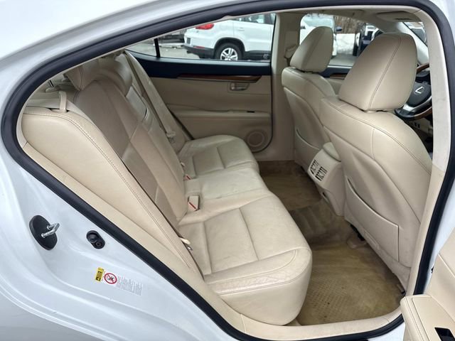 Used 2013 Lexus ES 300h w/ Luxury Pkg image 11