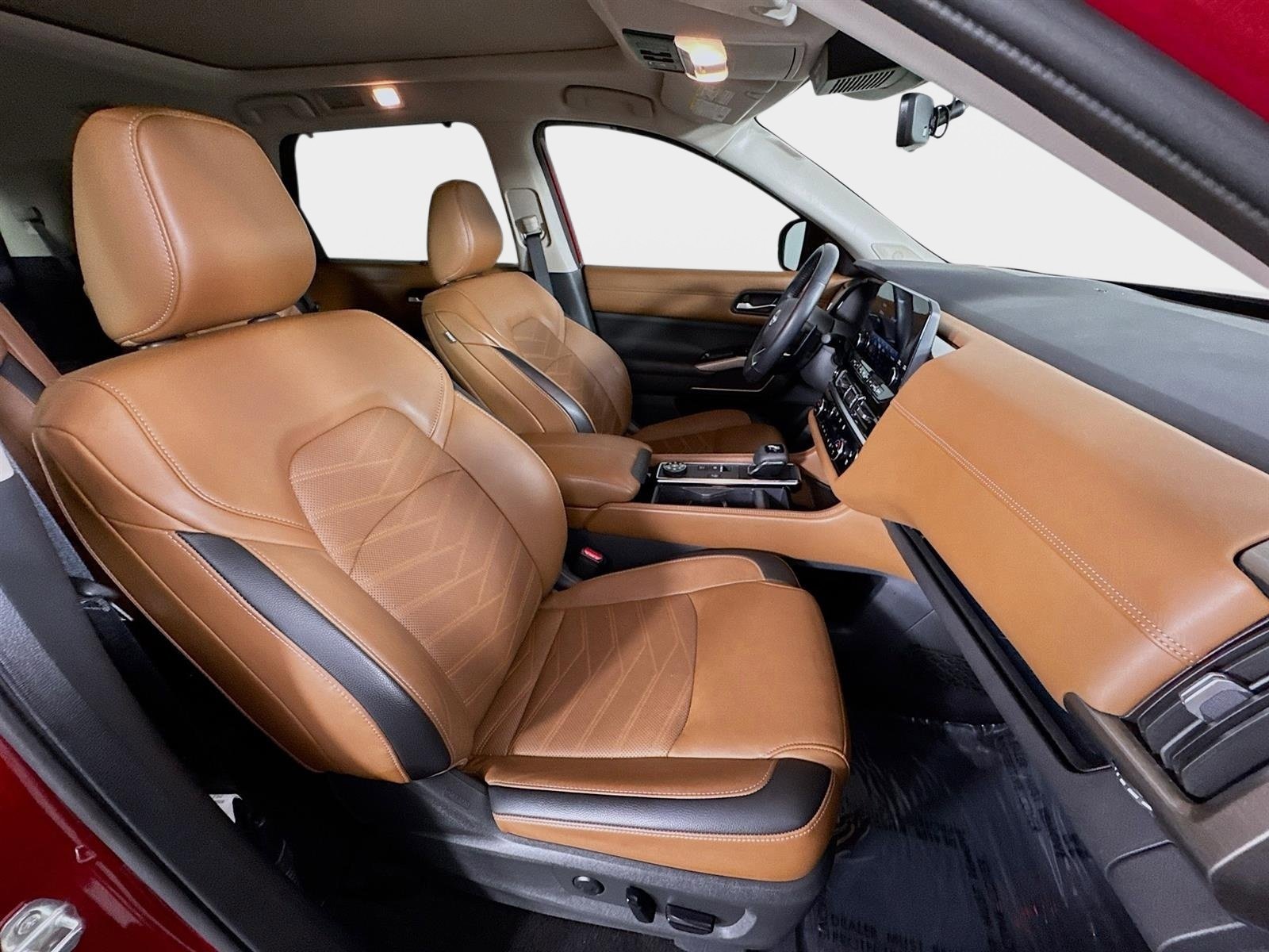 Used 2023 Nissan Pathfinder Platinum image 30