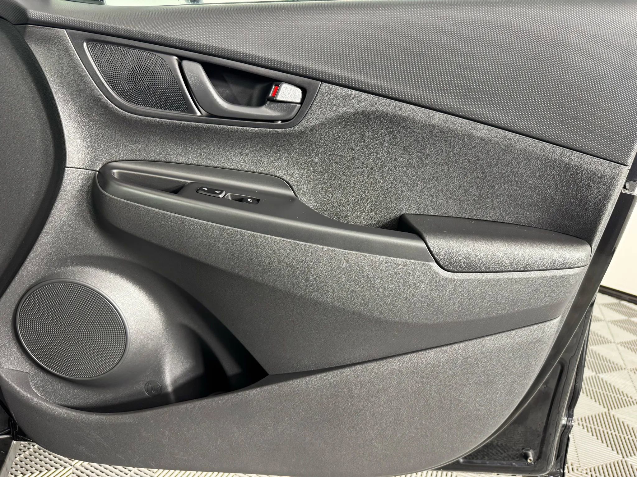 Used 2022 Hyundai Kona SEL AWD/4WD image 38