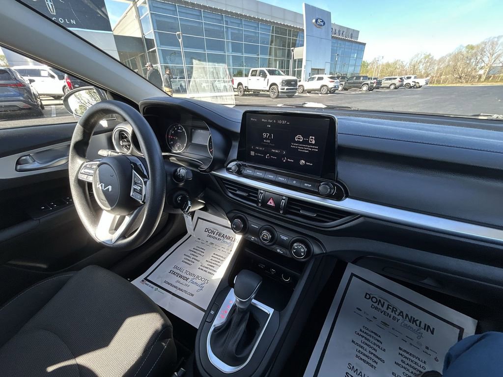 Used 2023 Kia Forte LXS w/ LXS Technology Package image 11