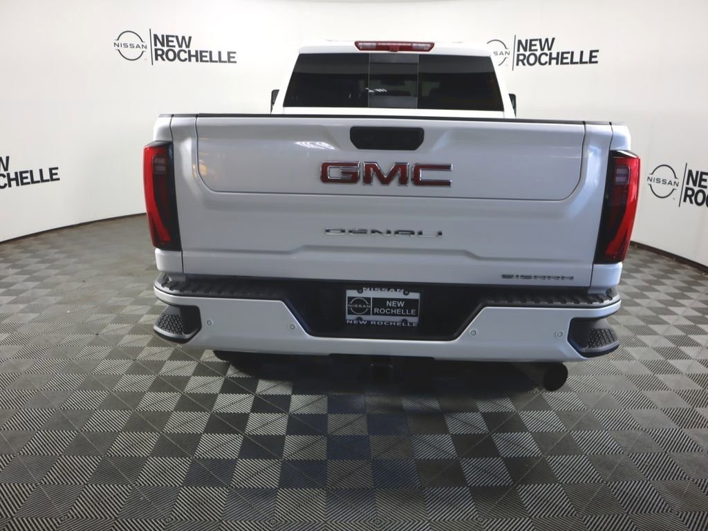 Used 2025 GMC Sierra 3500 Denali image 6