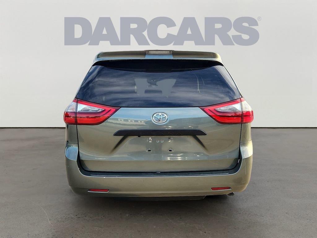 Used 2020 Toyota Sienna L image 5