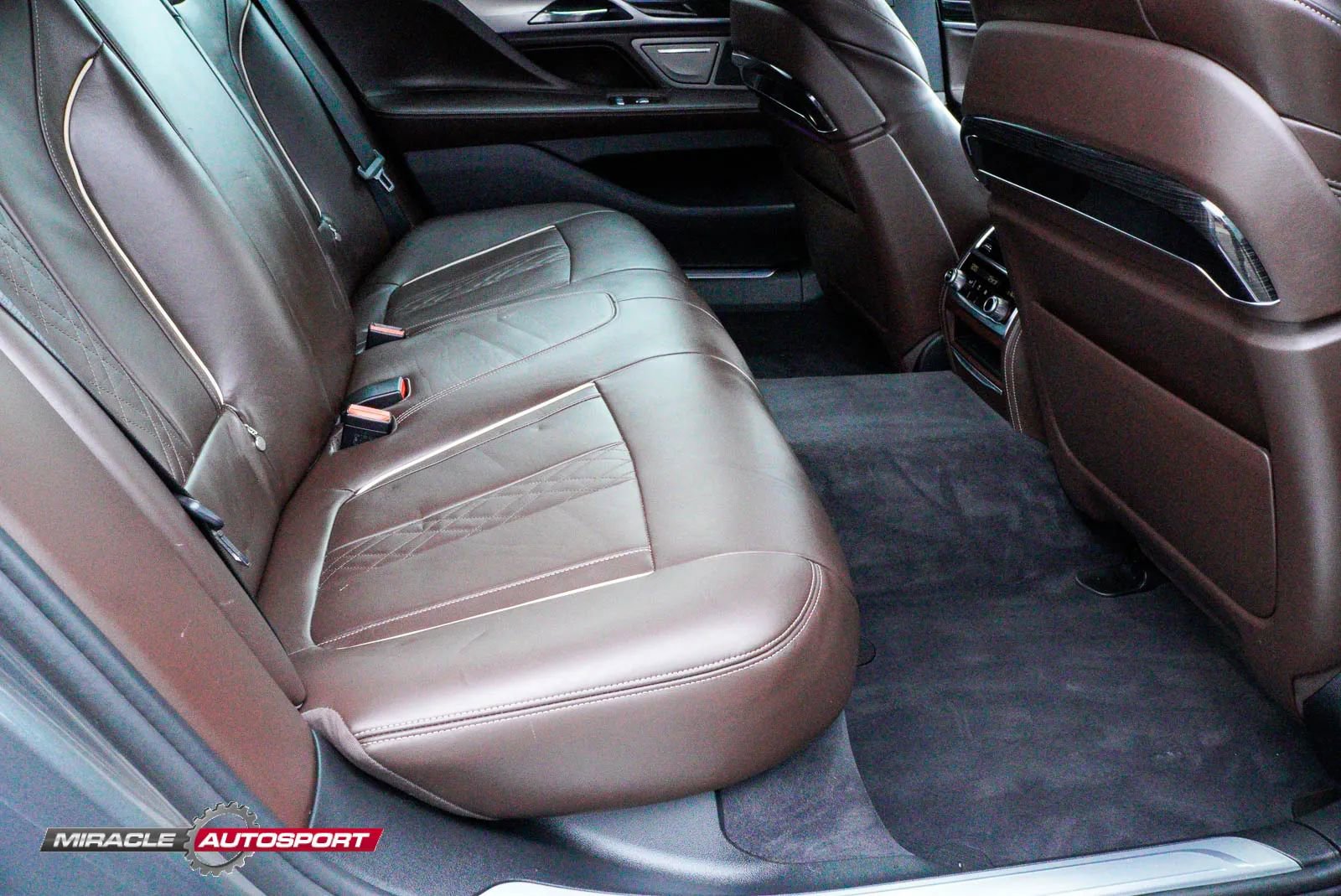 Used 2016 BMW 750i RWD image 38
