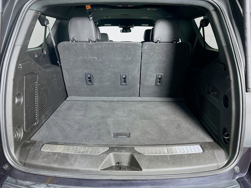Used 2023 Chevrolet Suburban Premier image 27