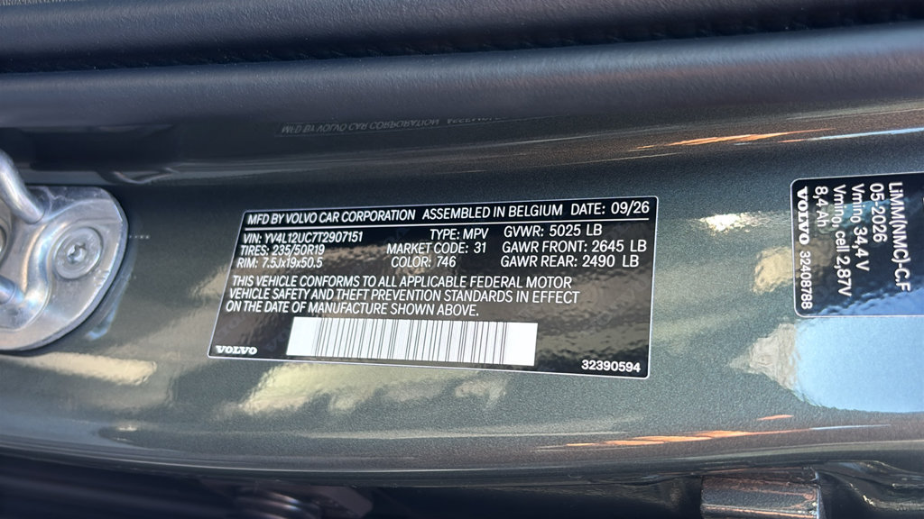 New 2026 Volvo XC40 B5 Plus w/ Protection Package Premier AWD/4WD image 33