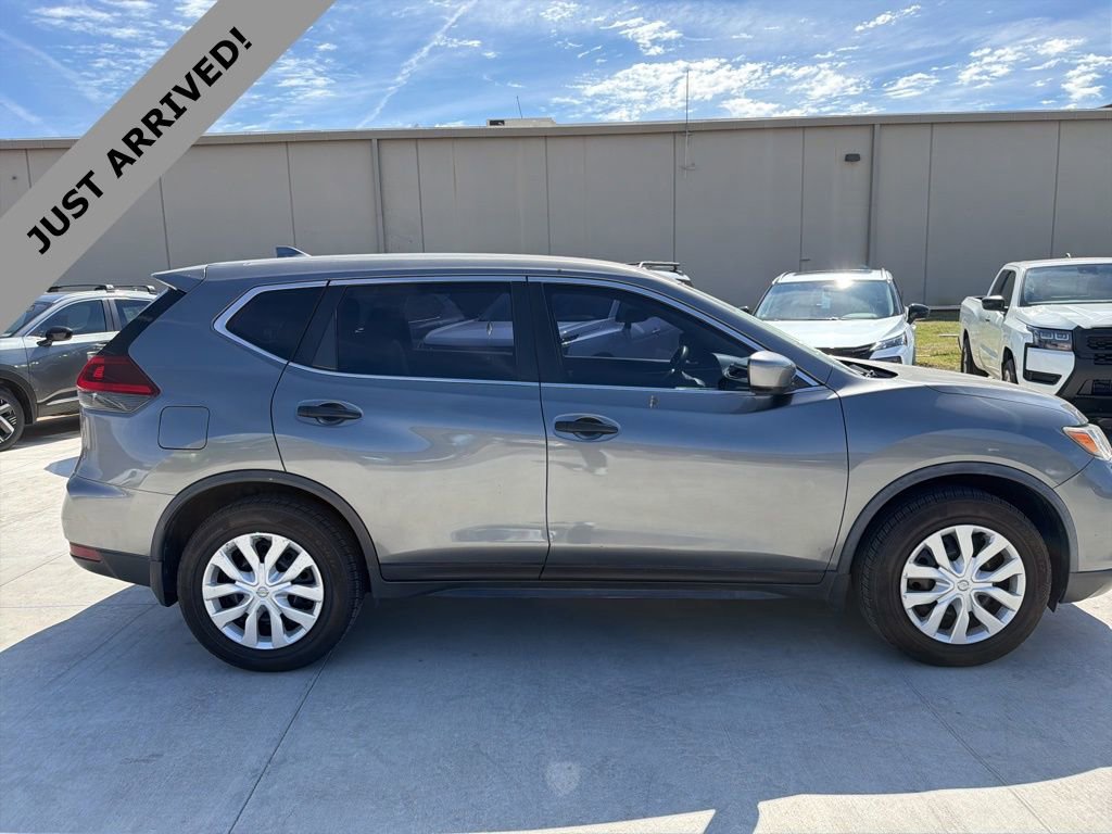 Used 2020 Nissan Rogue S image 4