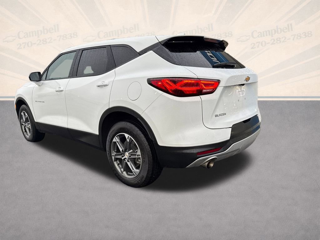 Used 2025 Chevrolet Blazer LT image 3