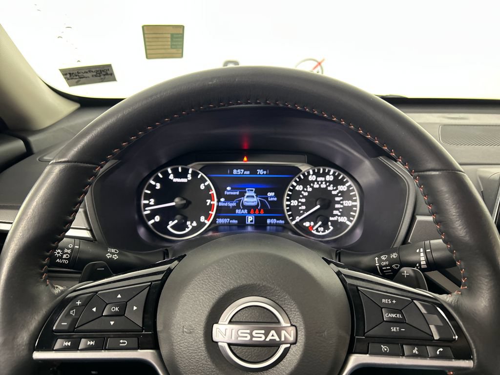 Used 2023 Nissan Altima 2.5 SR FWD image 13