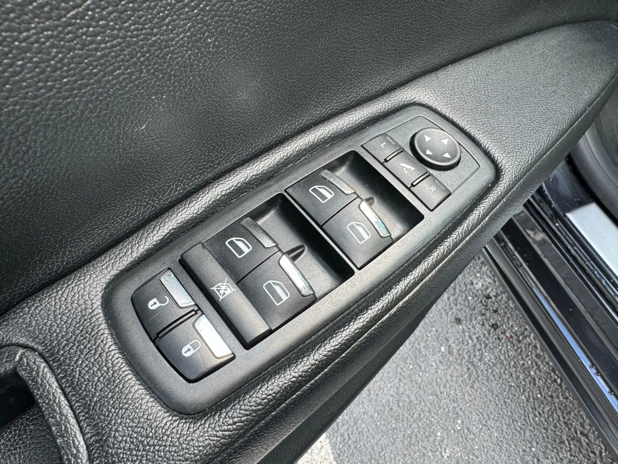 Used 2015 Maserati Ghibli RWD image 31