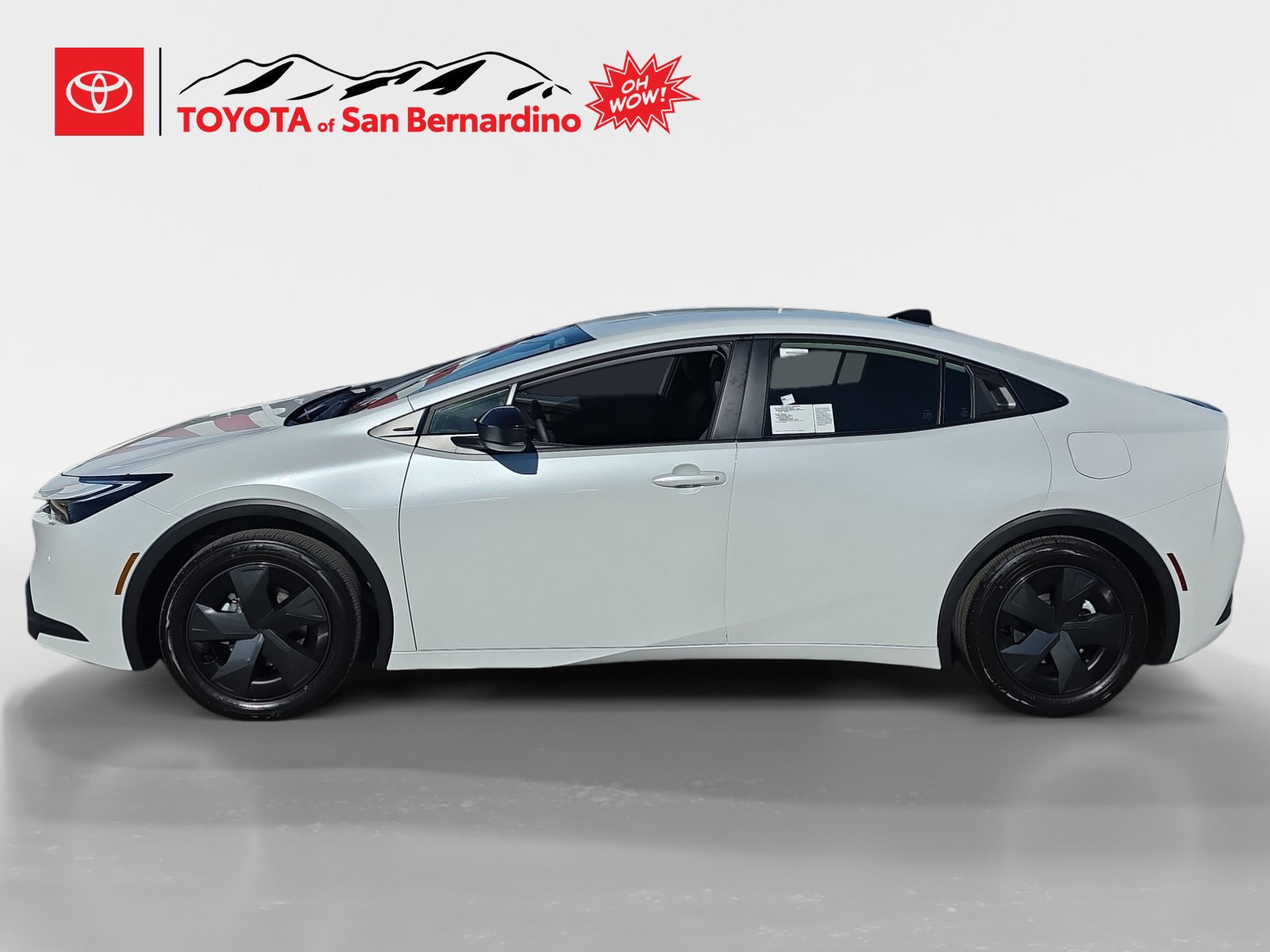 New 2027 Toyota Prius LE FWD image 2