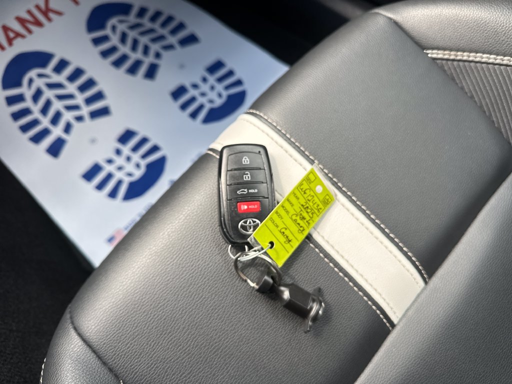 Used 2025 Toyota Camry SE FWD image 27