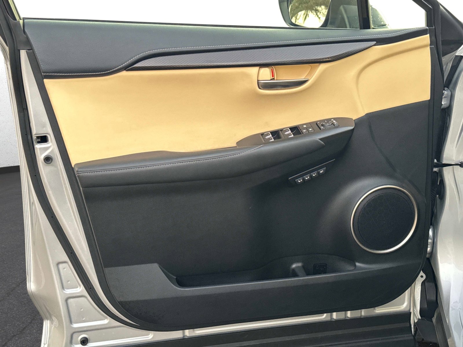 Used 2019 Lexus NX 300h image 18