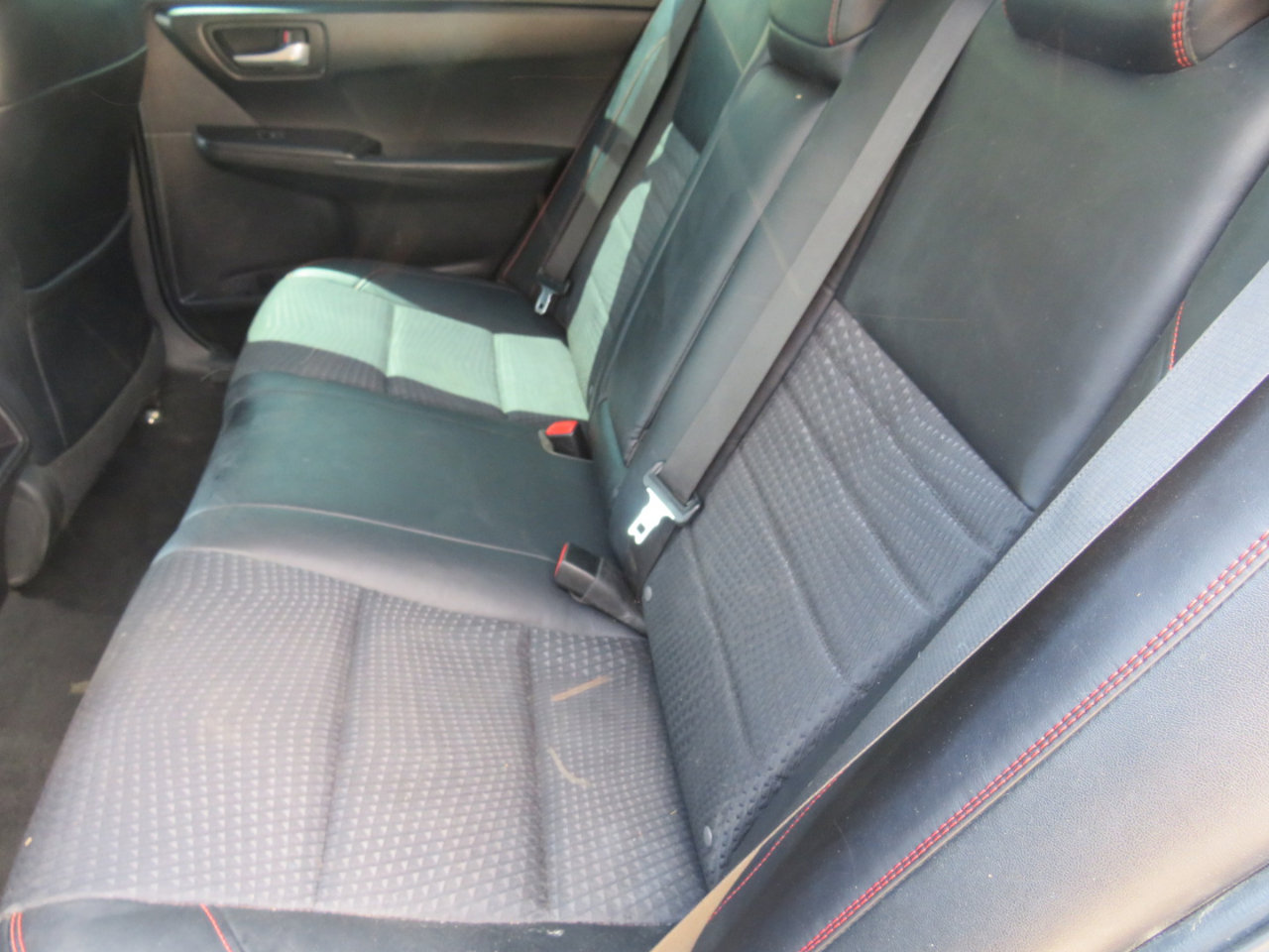 Used 2015 Toyota Camry SE image 22