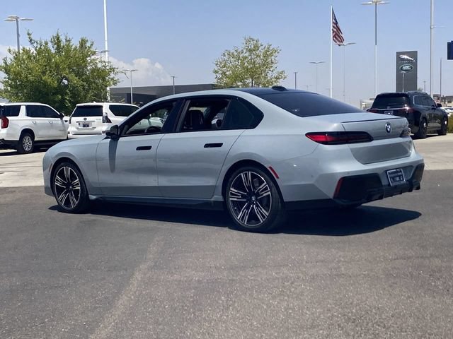Used 2025 BMW 740i w/ Premium Package RWD image 8