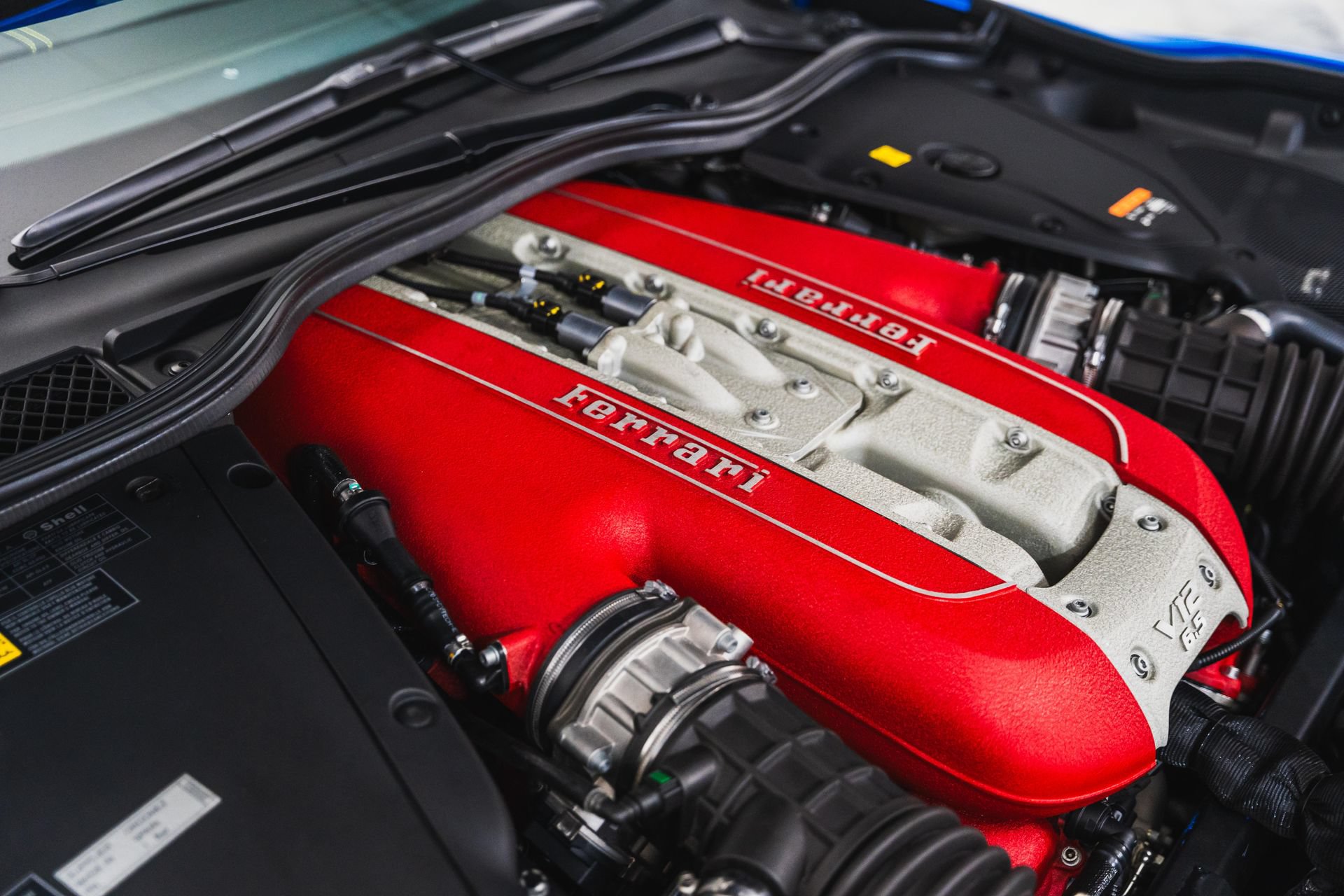 Used 2022 Ferrari 812 GTS RWD image 2