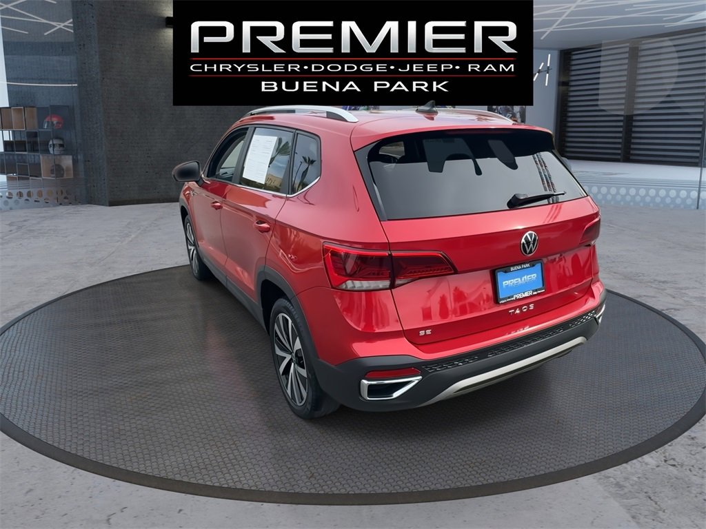 Used 2022 Volkswagen Taos SE w/ Panoramic Sunroof Package image 6