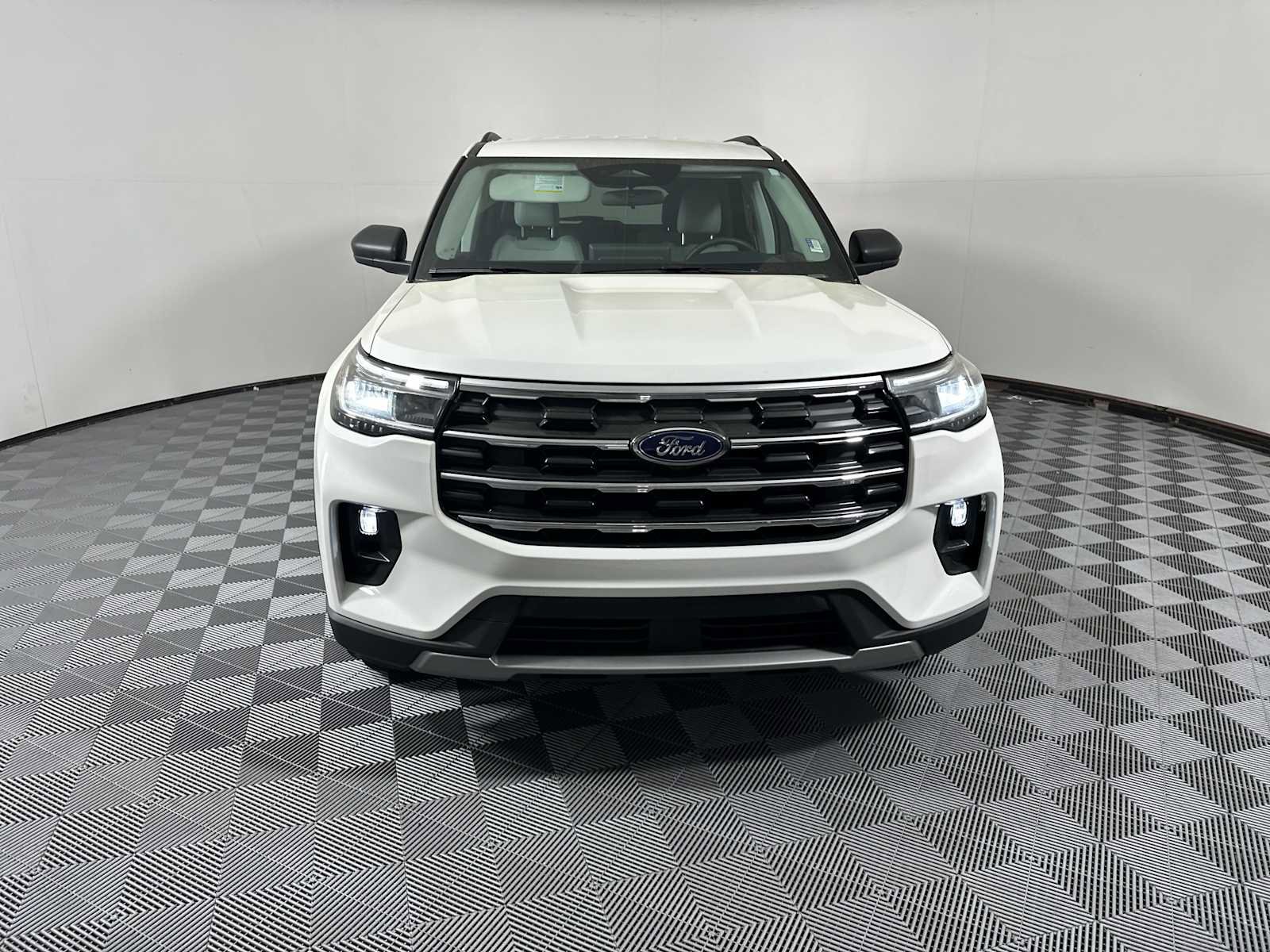 New 2025 Ford Explorer Active w/ Active Comfort Package image 2