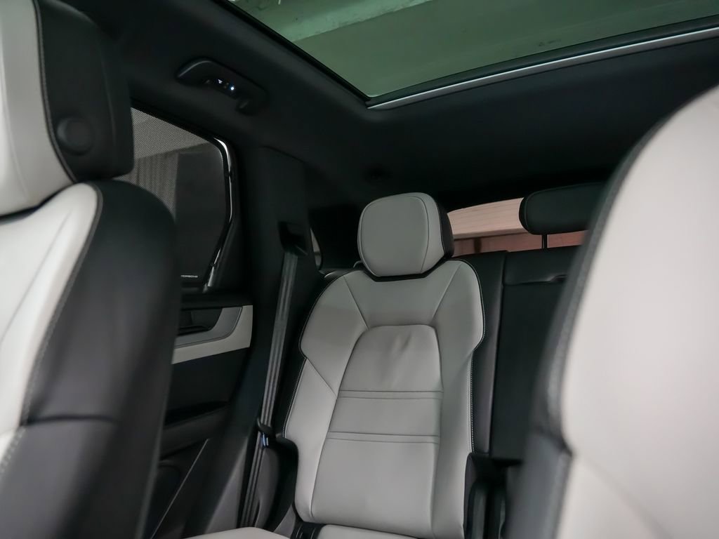 Used 2024 Porsche Cayenne AWD/4WD image 35