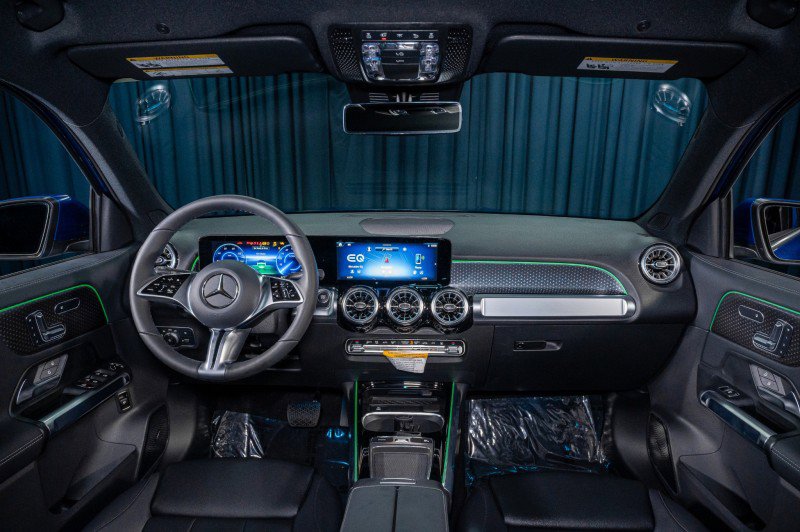 New 2025 Mercedes-Benz EQB 300 4MATIC image 14