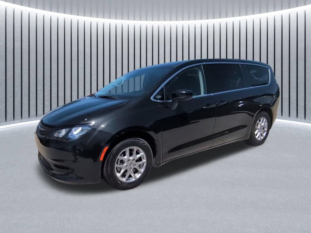 Certified 2023 Chrysler Voyager LX FWD image 5